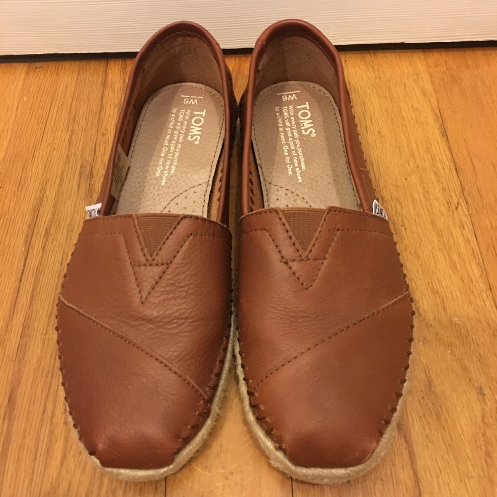 TOMS Leather Women's Classic Size 6
